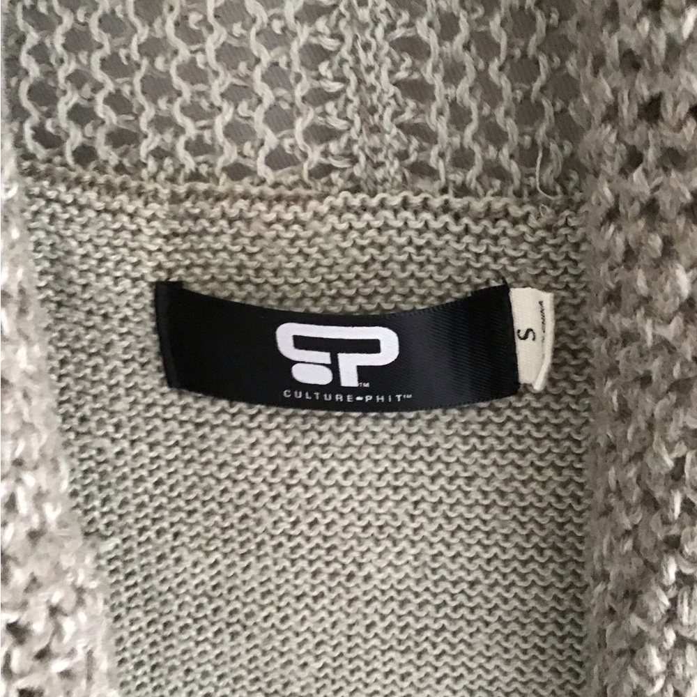 Culture Phit long knit sweater size small
